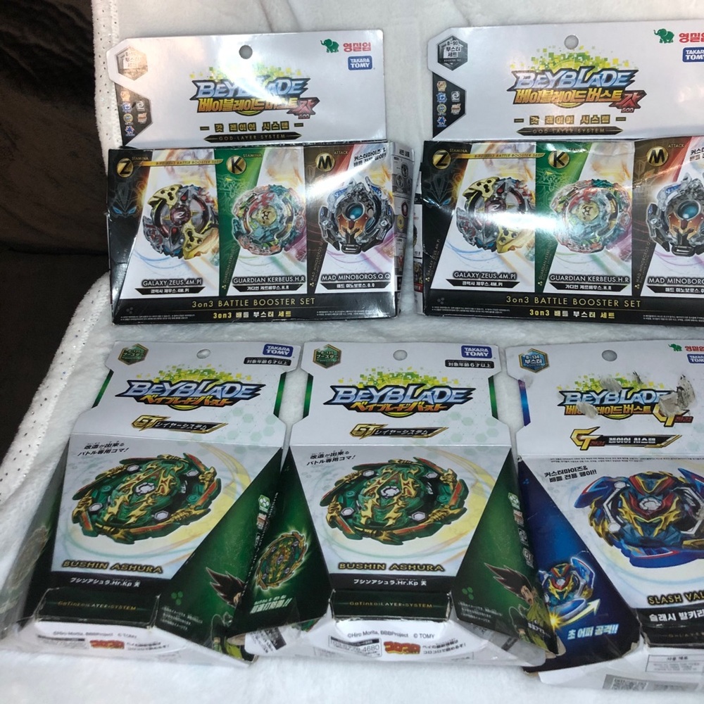 Beyblade bundle 5 boxes!! Damaged boxes